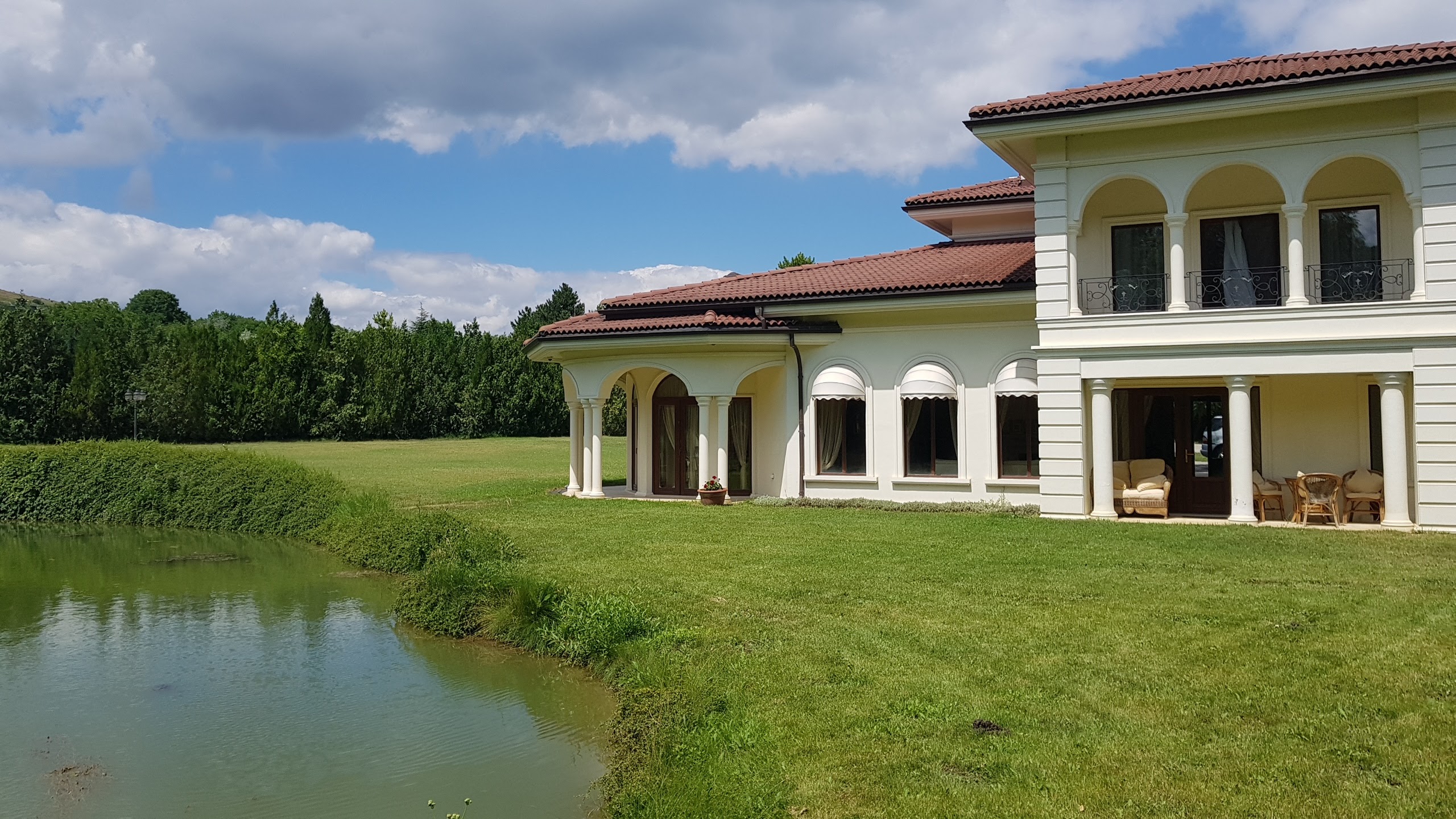 Сложно ли купить дом в Болгарии?