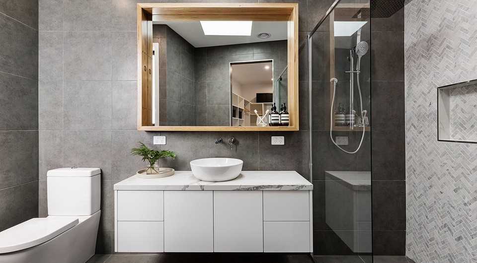 Создание современного и стильного дизайна ванной комнаты: лучшие идеи и рекомендации