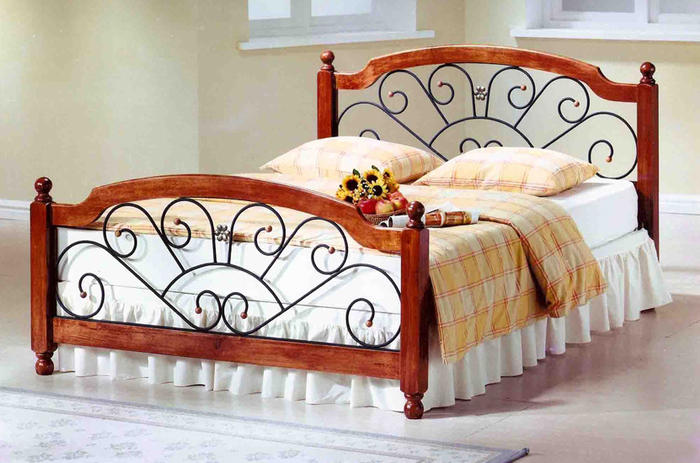 Двуспальная кровать – самый важный и значимый предмет обстановки в любой спальне
