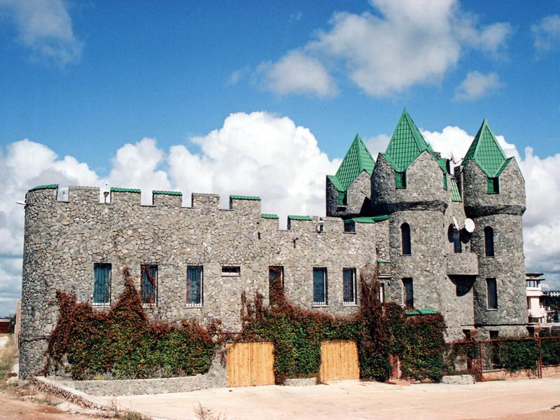 Строительство загородного дома в стиле средневекового замка